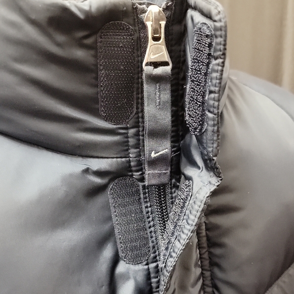 Nike Men's Navy Blue Puffer Jacket - Picture 2 of 11